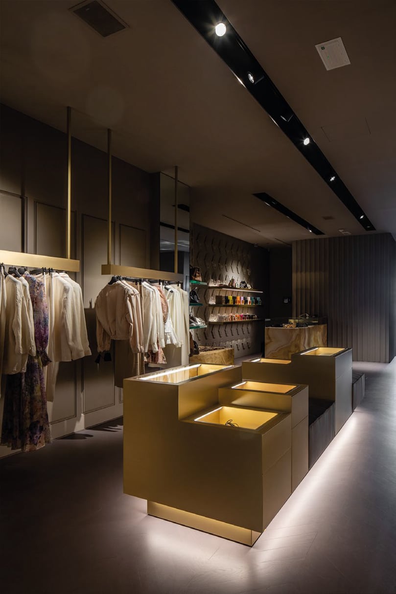 Sagola Interiors arredamento su misura per negozi